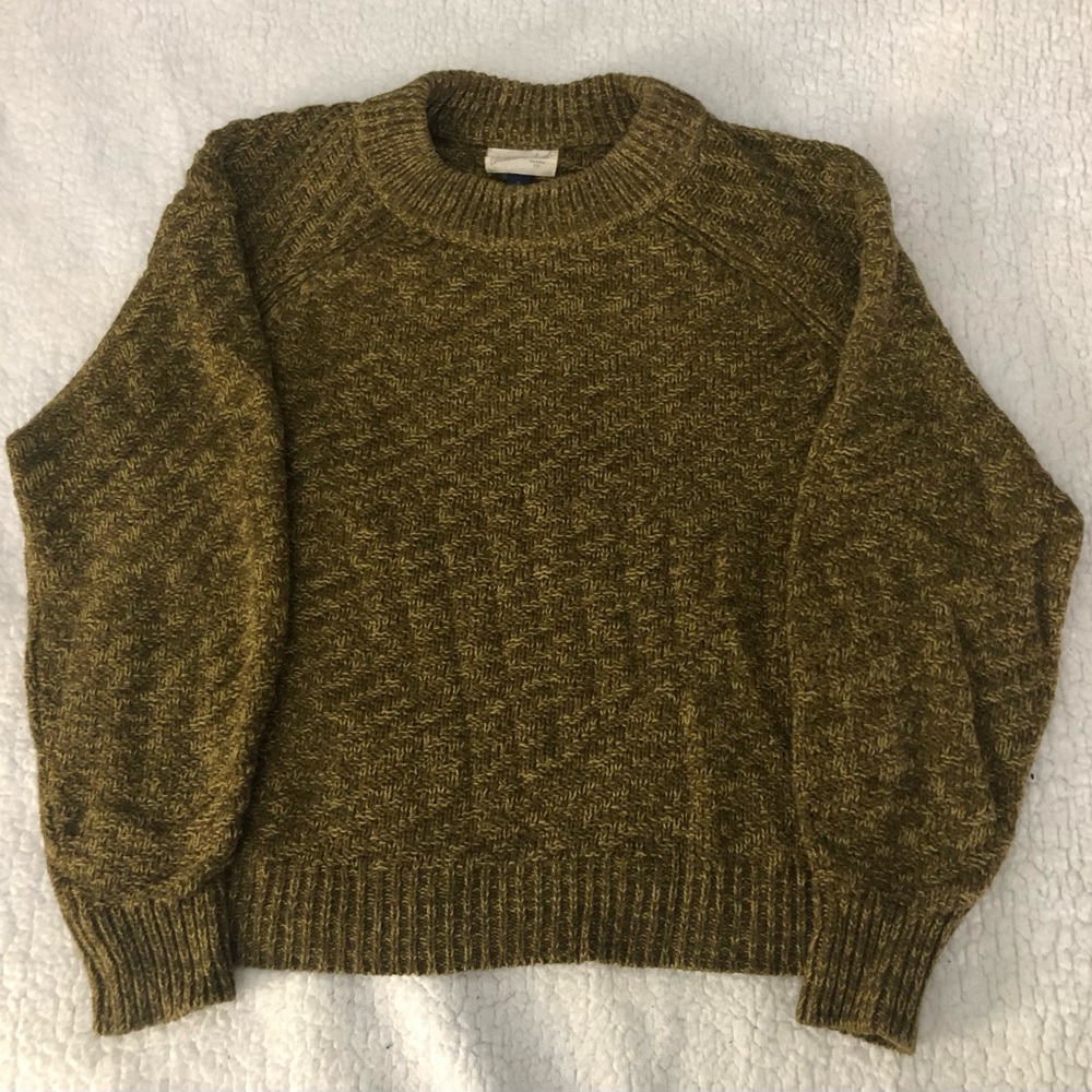 Woman’s Green Universal Thread Sweater